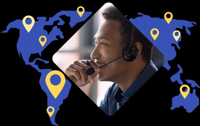 Responsabile clienti raffigurato sopra la mappa del mondo per illustrare la solida rete globale di assistenza clienti di Rosetta Stone.